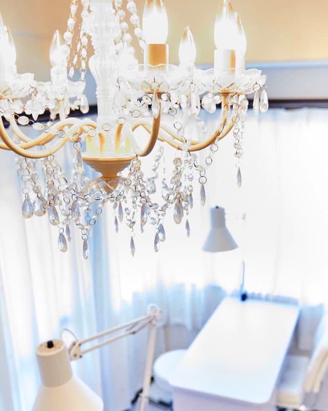 株式会社QUARIS|株式会社QUARISでは、「すべての人に美しさと自信を」を経営理念に、ネイルサロン2店舗を運営しております。